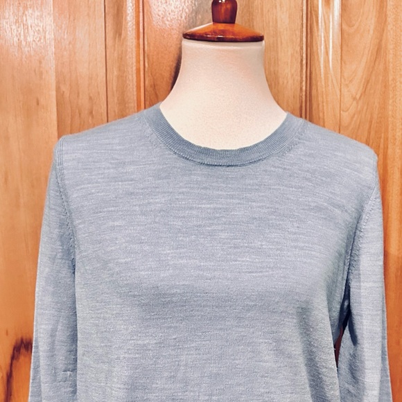 Banana Republic - Extra Fine Merino Wool - Super Soft Sky Blue Sweater - EUC - L - Picture 9 of 14
